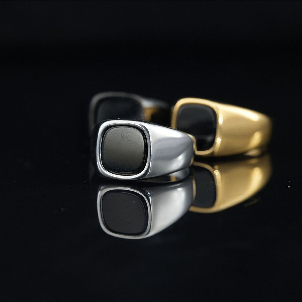 Cincin Baja Titanium Onyx Hitam Kotak Retro, Cincin Hip Hop Gaya Eropa dan Amerika, Aksesori Tempera