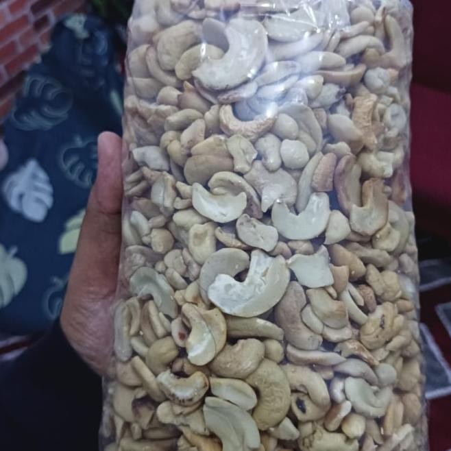 

Kacang Mede Patahan Mentah 1Kg
