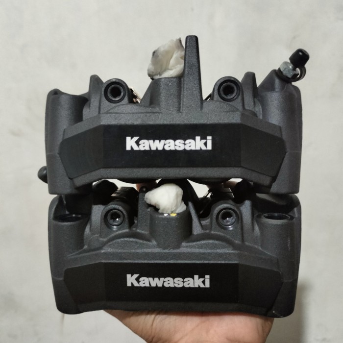 {Bekas} kaliper Kawasaki z900/zx25r - kiri Diskon