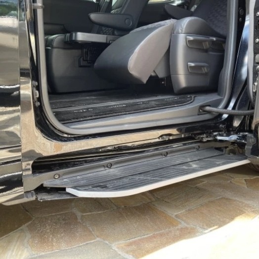 FOODSTEP TOYOTA VOXY 90 2022 +