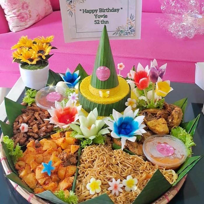 

Nasi Tumpeng Ulang Tahun 10 Porsi/Tumpeng/Tumpeng Mini Terlaris