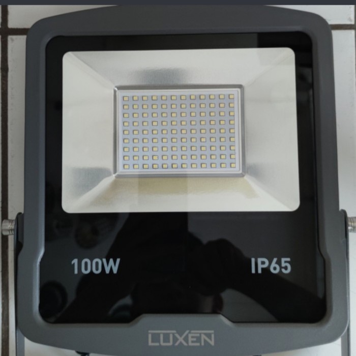 Terbaru Lampu Sorot 100Watt Luxen Ip65 Tahan Air