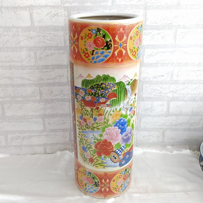 Guci Keramik Tempat Payung