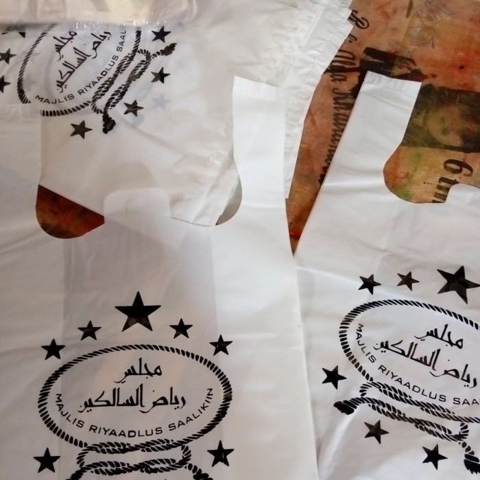 

Kantong Kresek 15x30cm plus sablon custom isi 500pcs