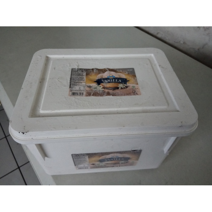

Ice Cream Campina 8 Lt Rasa Vanila/Coklat/Strawbery New