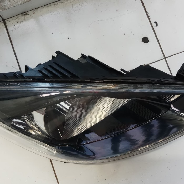 headlamp Mazda 2 lama