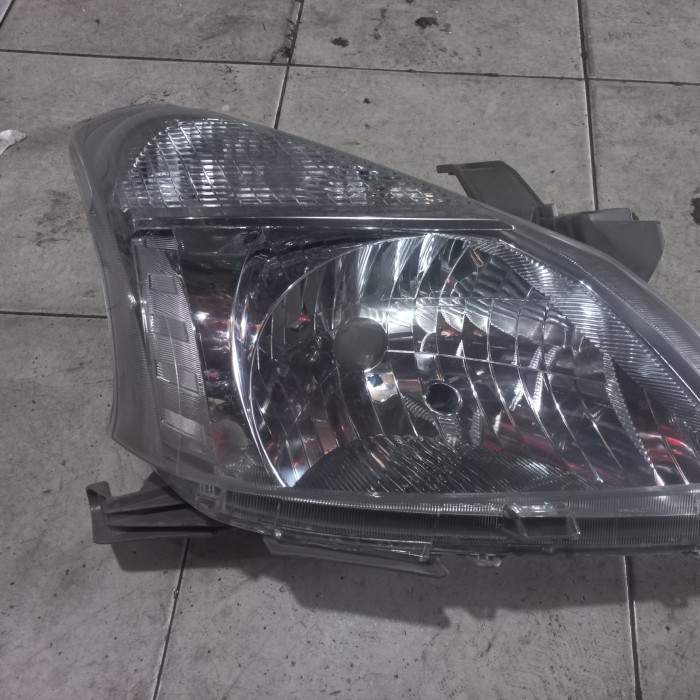 Lampu Depan Toyota Avanza 2012 original