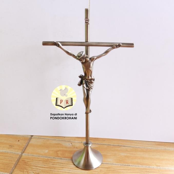 Salib Meja / Salib Duduk Bahan Kuningan - Salib Meja Pipa Tinggi 32 cm