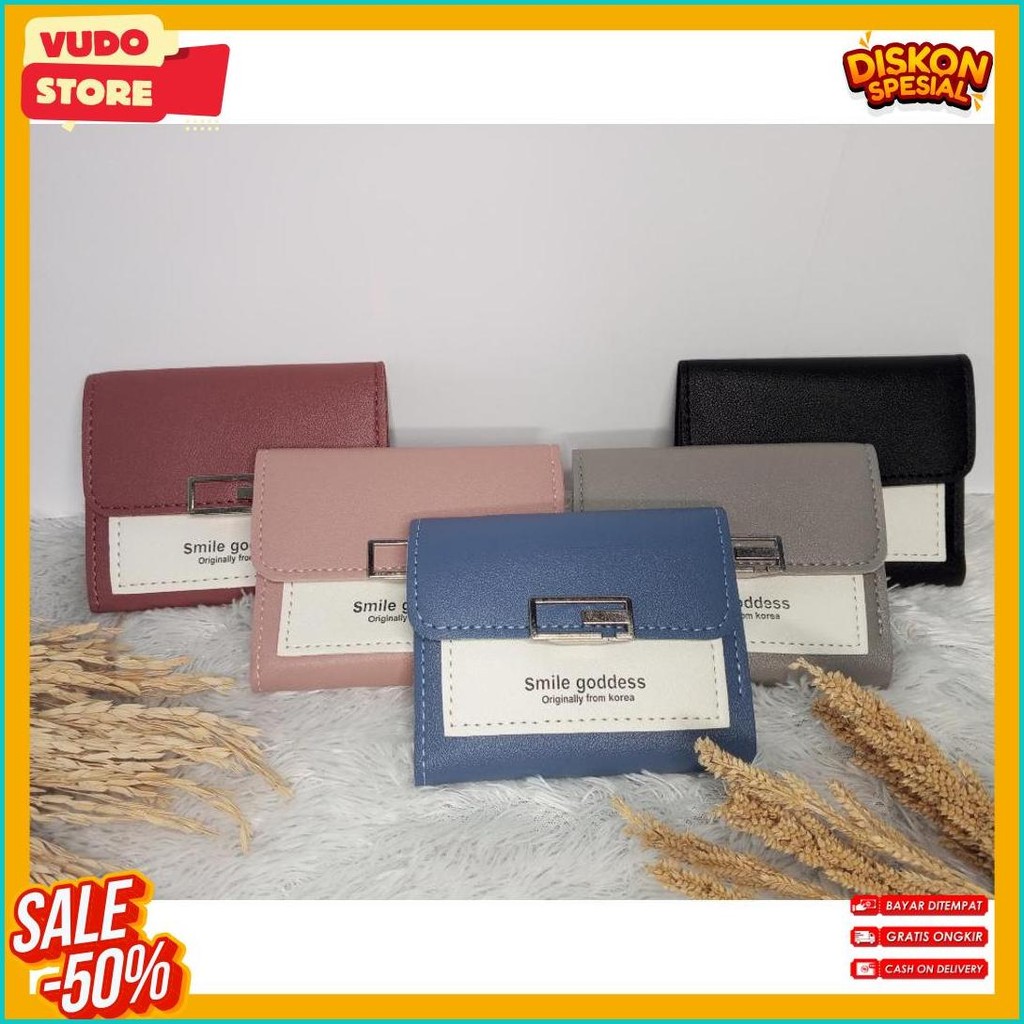 

Hampers Dompet Dan Botol + Alat Makan Kado Ulang Tahun, Wisuda Dan Anniversary (Murmer)