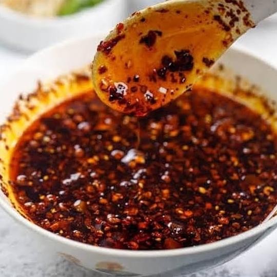 

Chili Oil / Minyak Cabai Extra Pedas 1 kg BS86