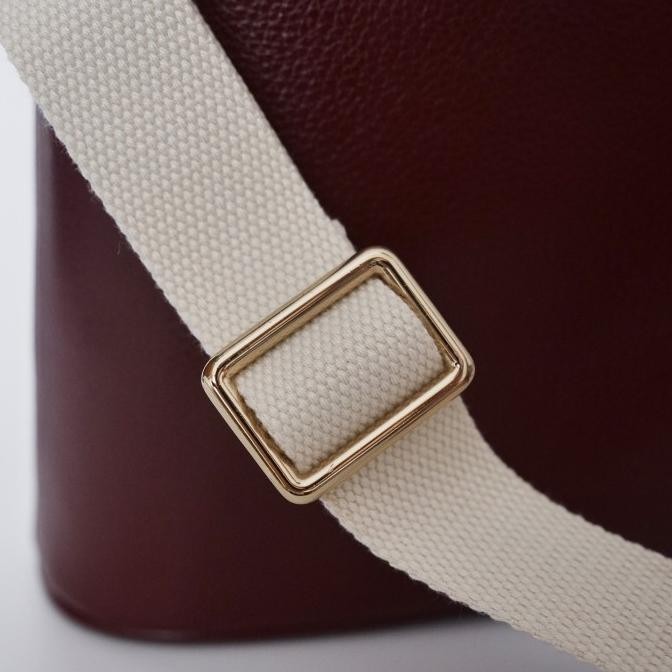 Povilo Nona Sling Bag Burgundy