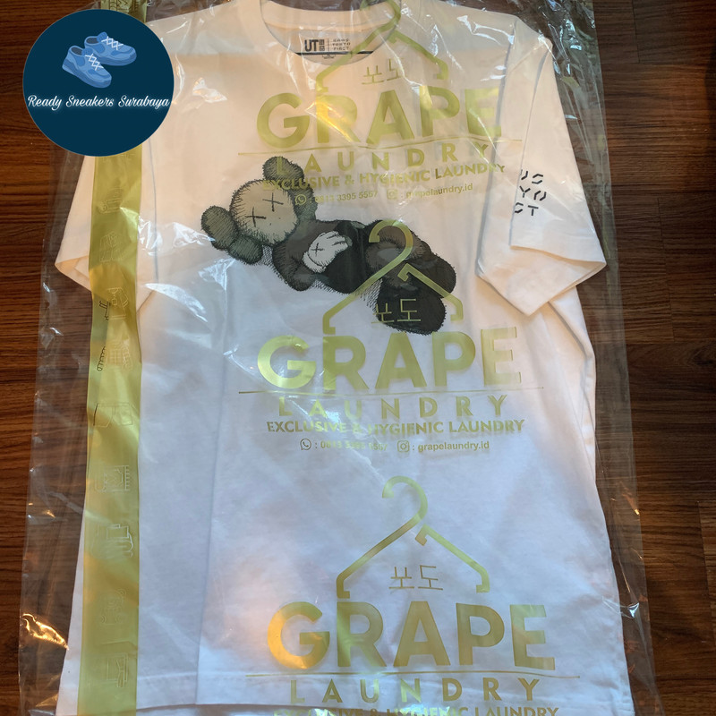 Kaos Uniqlo x Kaws Tokyo First