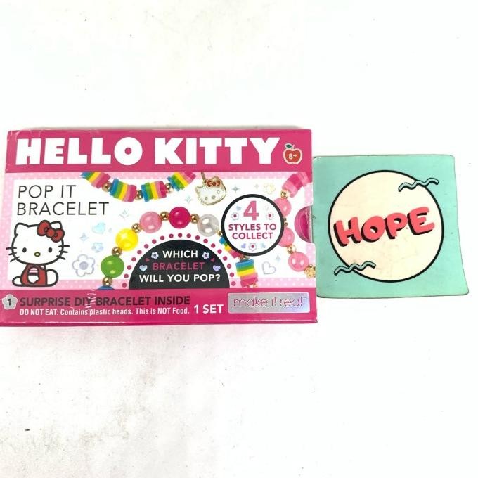 

Make It Real Hello Kitty Pop It Bracelet 1 Set Original