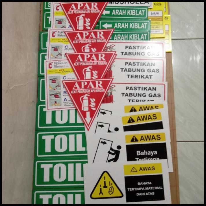 

HOT DEAL STIKER AKRILIK 10X30CM JALUR EVAKUASI CUSTOM SIGN RAMBU K3 !!!!