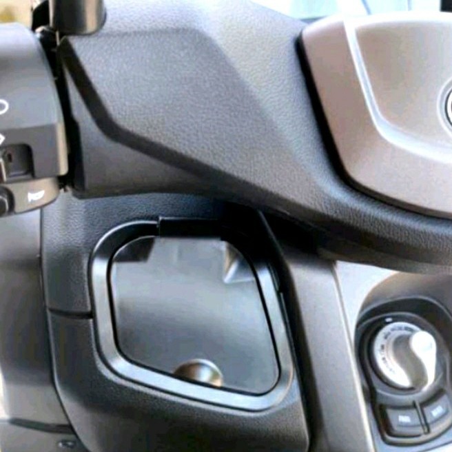 TUTUP LACI NMAX 2020 2021 TUTUP BAGASI TENGAH NMAX 2020 2021 MHR