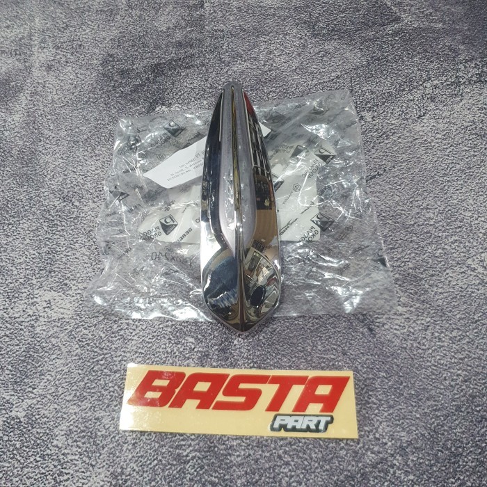 Ayal - Crest Jengger Spakbor Depan Vespa Primavera Original