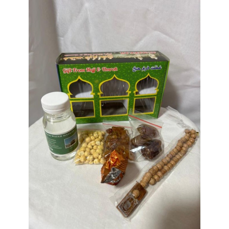 

Xmaster oleh oleh haji dan umroh Paket Kotak 50pcs lengkap(air zam zam 80ml full)