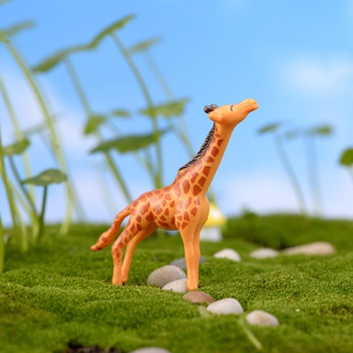

ZC289 Miniatures - Terrariums - Fairy Garden - Animal_Giraffe SALE