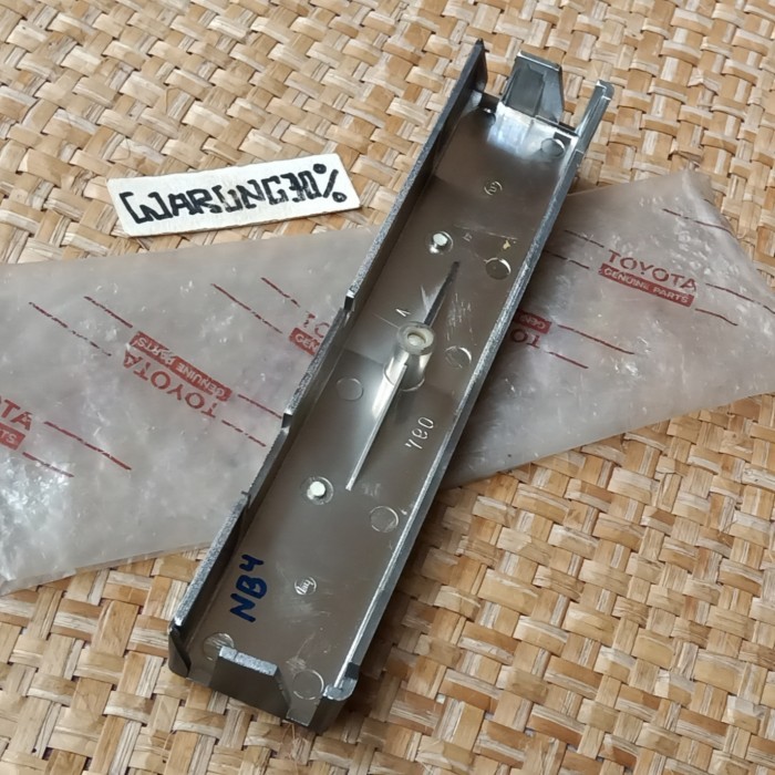 Emblem Grill Depan Toyota Corolla Dx Ke 70 Tahun 80-81 Baru