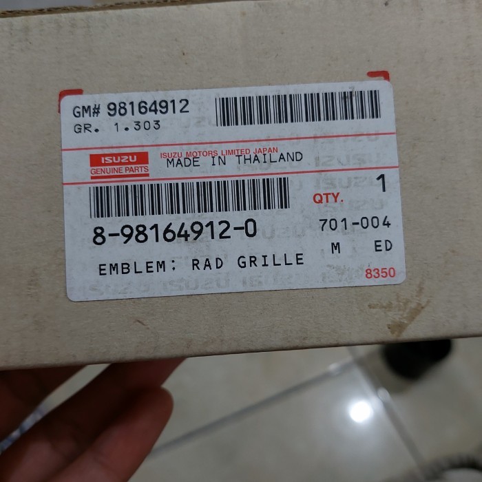 Emblem Isuzu Radiator Grill Dmax 4Jk1 Mux 8981649120