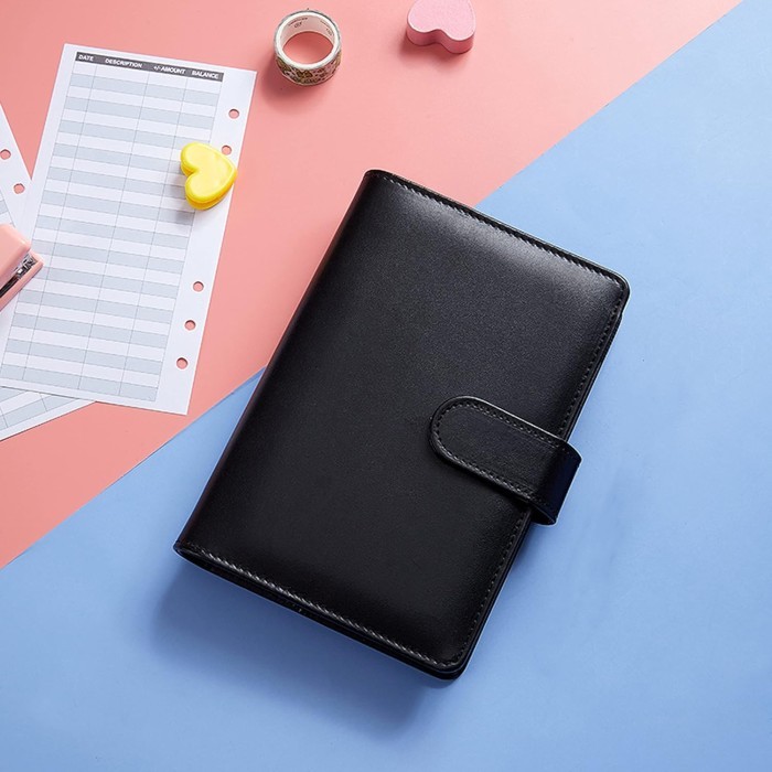 

Binder Notebook Spiral Buku Catatan Budget Pemasukan Pengeluaran Nabung Jurnal Harian A6 PU Leather