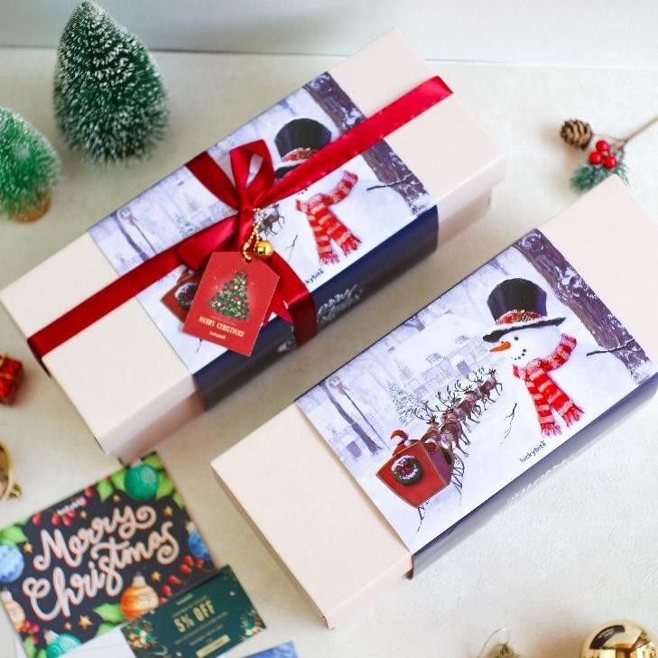 

CR - Hampers Natal / Christmas Hampers - Semi Hardbox - Red Velvet Cookies + Oat Cookies + Brownie Crisps + Ginger Bread Cookie + Granola + FREE KARTU + PITA + LONCENG + VOUCHER + BUBBLE WRAP | LUCKYBITE TERLARIS