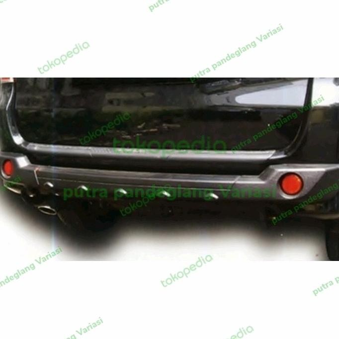 Tanduk bemper pengaman belakang mobil Toyota Avanza Xenia lama