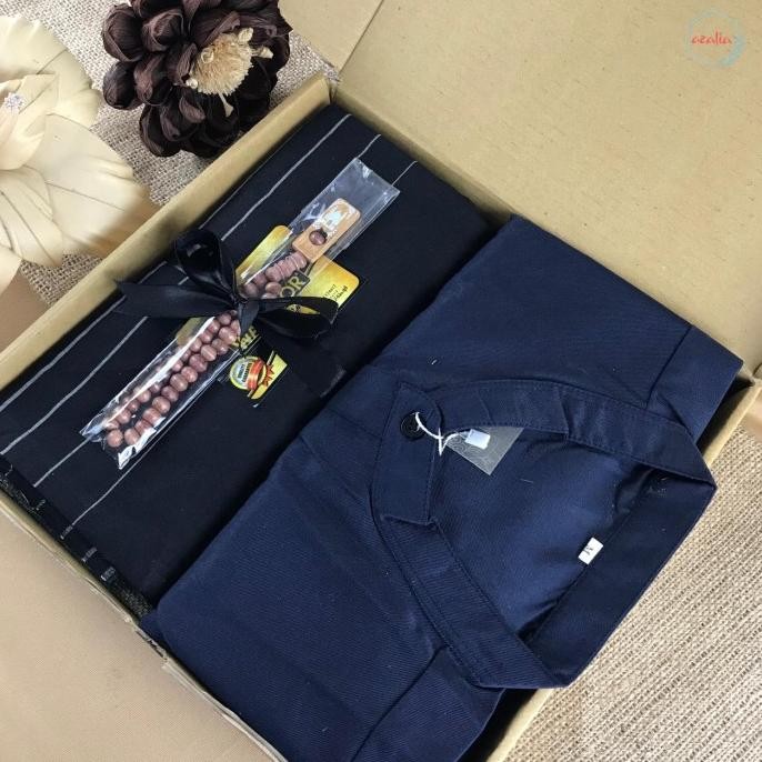 Bestseller Hampers Gift Box Cowok Cakep Baju Koko + Sarung Kado Cowok Kado Ulang