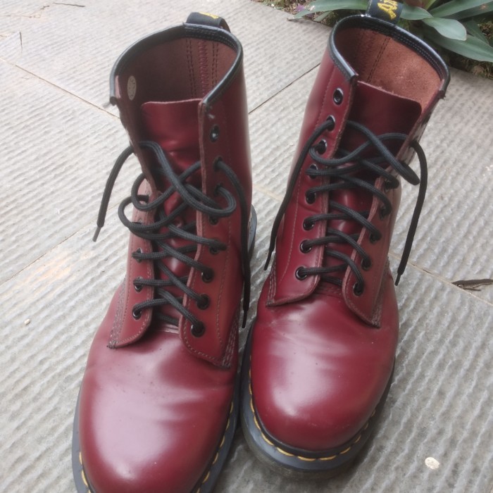 SEPATU DOCMART SECOND LIKE NEW ORIGINAL STORE 100% RED CHERRY 42.5