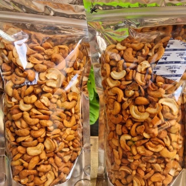 

Kacang Mede Pecahan Goreng Berat 1/2 Kg ( Rasa Asin, Rasa Thailand Dan Rasa Bawang Putih )