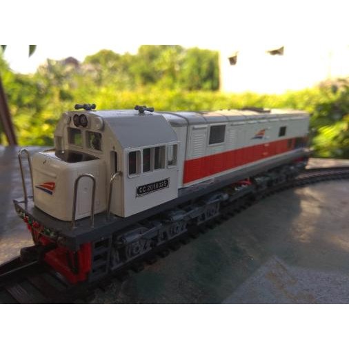 mainan kereta api remote control lokomotif cc201 skala HO