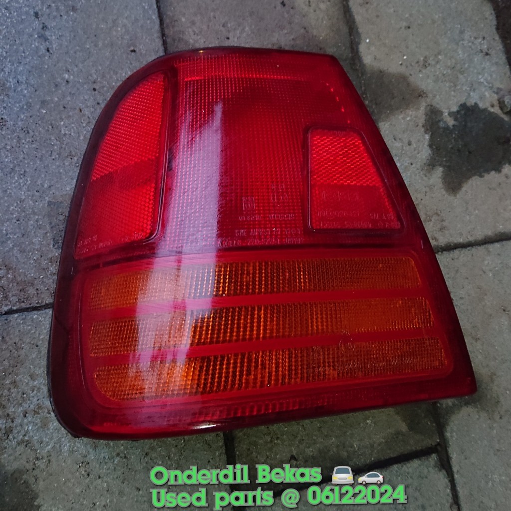 stoplamp kiri LH  Suzuki esteem 1.6