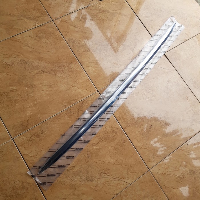 Lis Garnish Bumper Depan Toyota Calya 2016