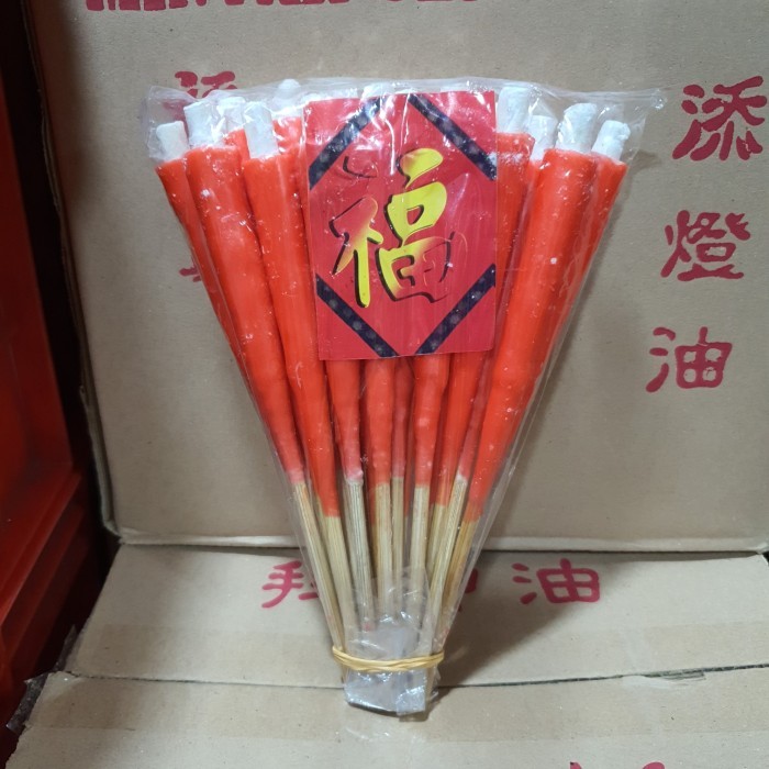 Lilin Merah Tusuk Kaki Bambu (Joss Candle) Isi 20 Batang