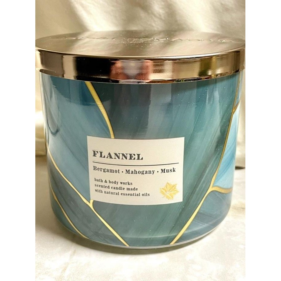 Bath & Body Works Scented Candle : Flannel