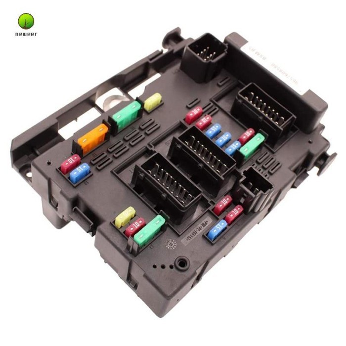 Car Fuse Box 9657608580 9650618280 Fits for Peugeot 206 207 C2 307