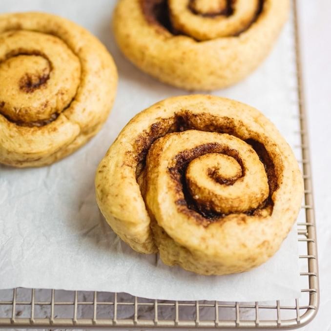 

siap kirim 2 pcs vegan cinnamon roll | diet vegan whole wheat hi fiber dairy free