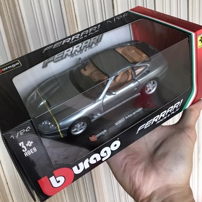 Diecast miniatur Bburago 1:24 - Ferrari 550 Maranello abu abu silver