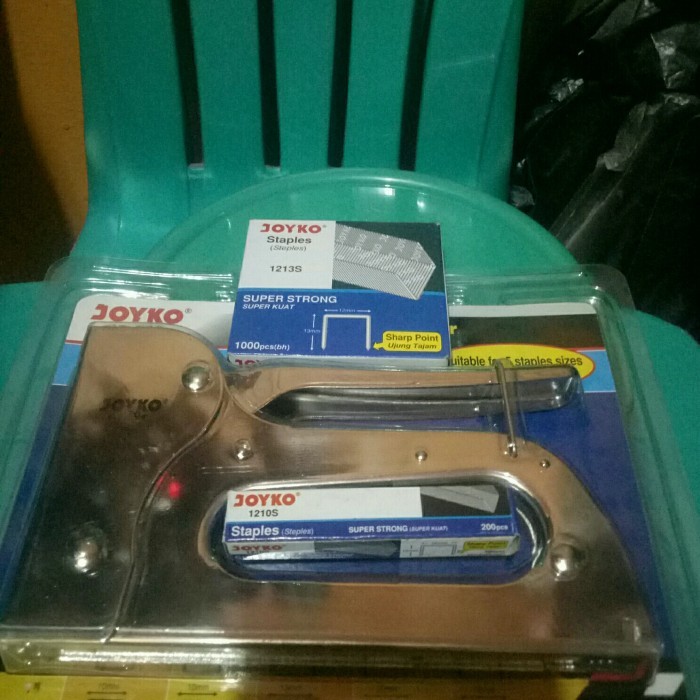 

staples gun JOYKO GT-702 + isi 13mm @1000pcs +isi 10mm @200pcs