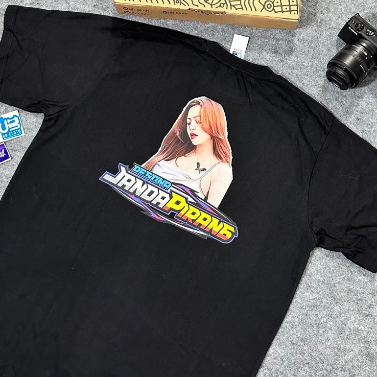 Terviral Kaos Pesona Janda Pirang Tato Kupu-Kupu Premium