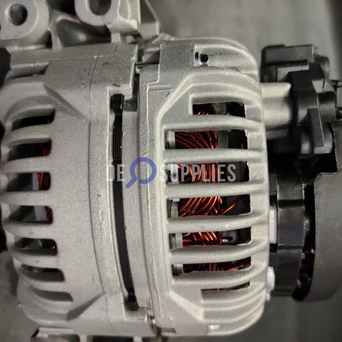 

Alternator 0124558 Cania 1475570 24V 80A 0 124 555 0