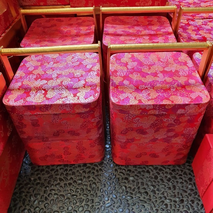 

Imlek Hiasan box hampers imlek chinese new year parcel - No. 4... Limited