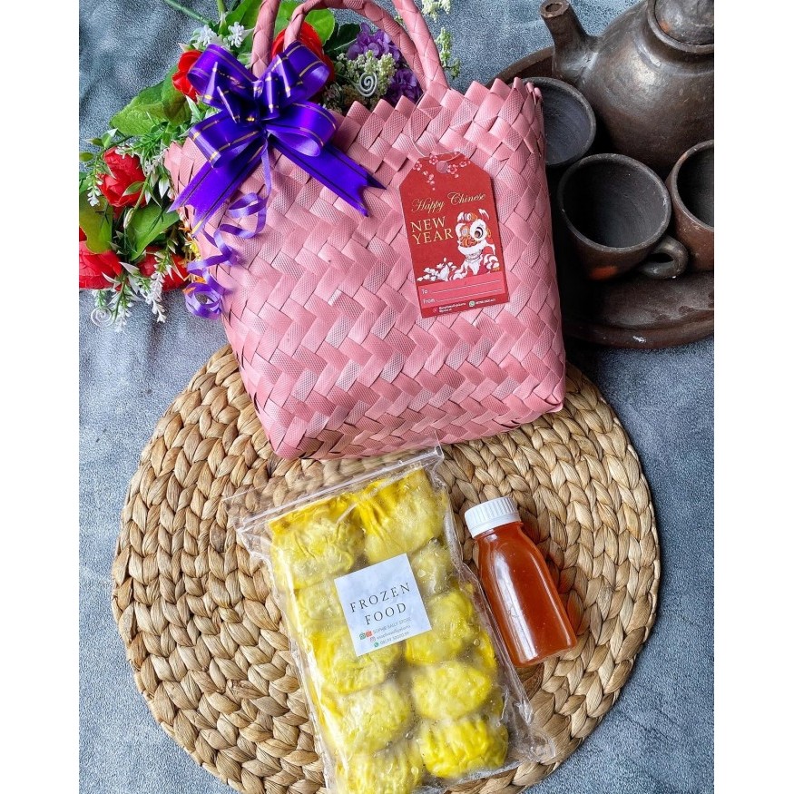 

Imlek Tas Anyam Pempek / Pangsit / Prawn Ball Imlek / CNY Edition 2023 - Pangsit !NEW