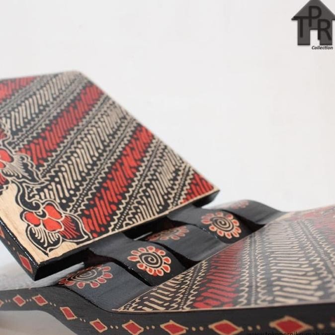 Kayu batik - stand buku / kitab / Al- Qur'an dll. [terbaik]