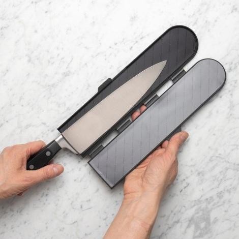 

Berkualitas Pelindung Pisau Magnetik Bisbell Magnetic Pebble Blade Guard Black
