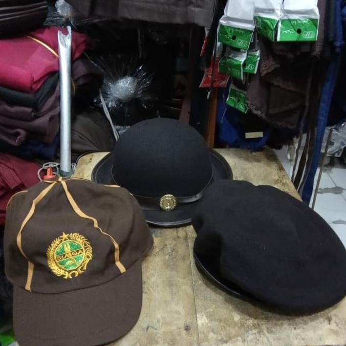 TOPI DAN DASI PRAMUKA PRIA DAN WANITA ( SIAGA & PENGGALANG)