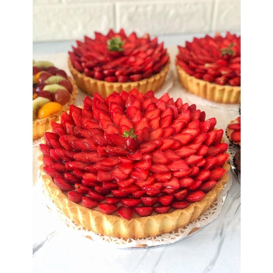 

Premium Apple Crumble Tart / Pie by Em's Bake House