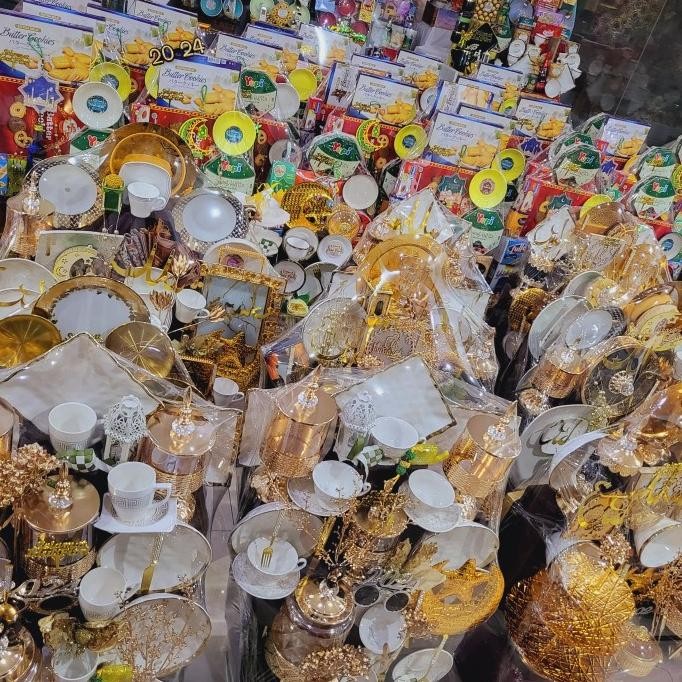 

Sale! Paket Dekorasi Parcel Hampers Hadiah Idul Fitri Kue Kering Keramik 206