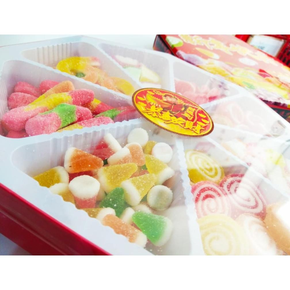

BR - Manisan Imlek / Manisan Jelly / Cemilan / Makanan Manis / Manisan Jelly Imlek Kotak Cheng Liang Ji TERLARIS