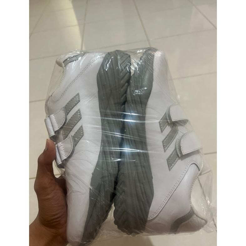 kat sepatu caddy golf kulit No 38